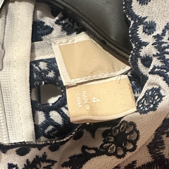 MICHAEL Michael Kors embroidered Navy and White Floral Dress- size 4 - Picture 4 of 6